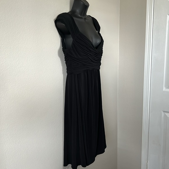 Suzi Chin for Maggy Boutique Black V Neck Ruched Bust Empire Waist Dress - Picture 4 of 8